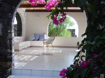 Villa Sicily Pantelleria - shaded terrace
